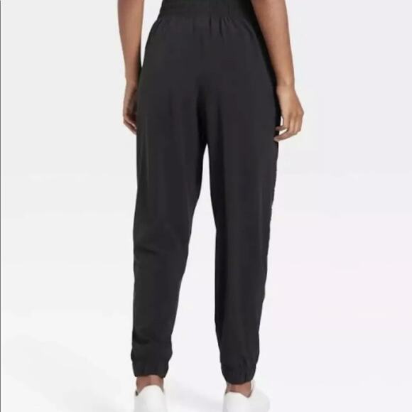 All In Motion Mid Rise Pants Black Women’s Size XS Athleisure Yoga Exercise - Picture 6 of 9